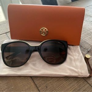 Tory Burch TY9042 polarized used sunglasses